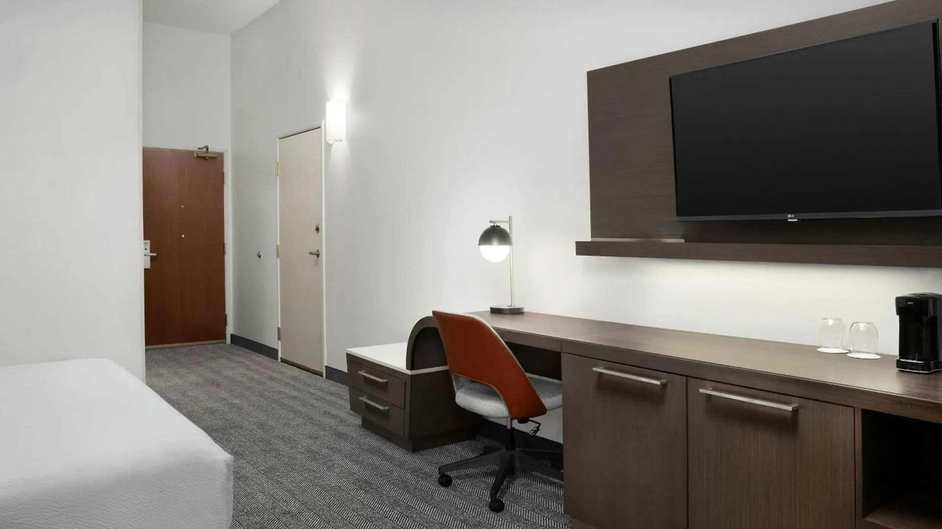 Courtyard By Marriott Lakeland