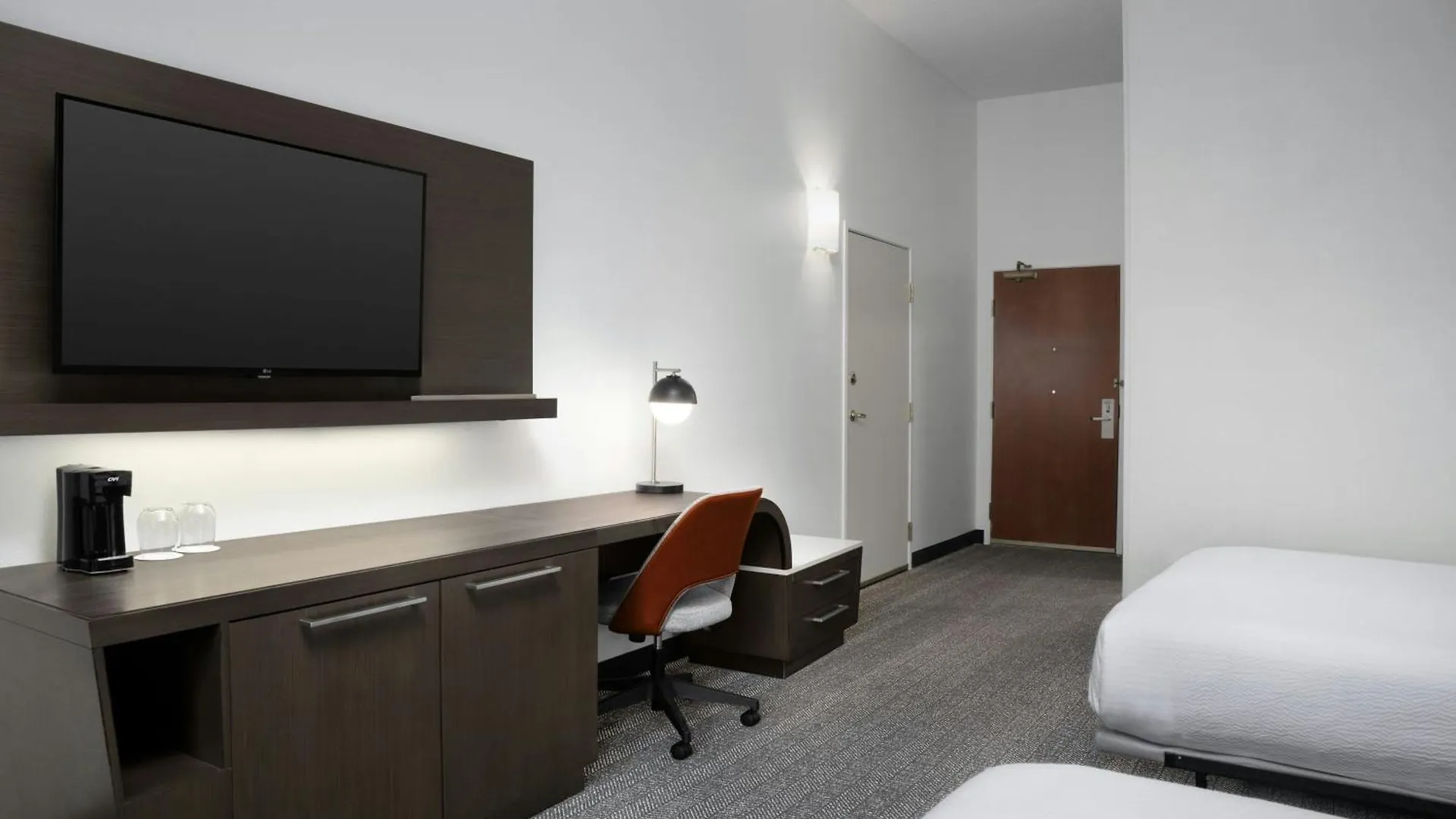 Courtyard By Marriott Lakeland Hotel