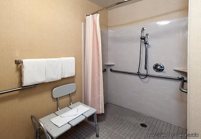 Courtyard By Marriott Lakeland Hotel