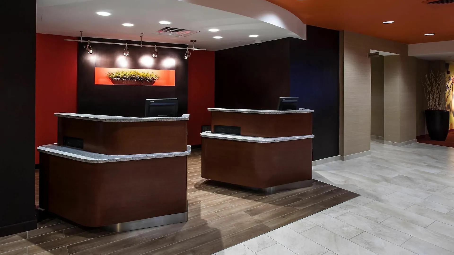 Courtyard By Marriott Lakeland 3*,